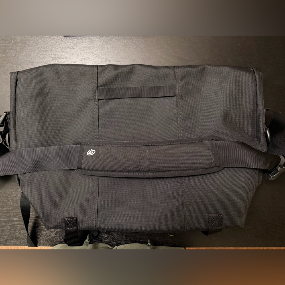 Timbuk2 Black Large Messenger Bag - Picture 2 of 7